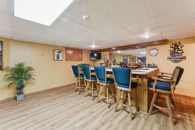 384 E Montrose Avenue, Wood Dale, IL 60191
