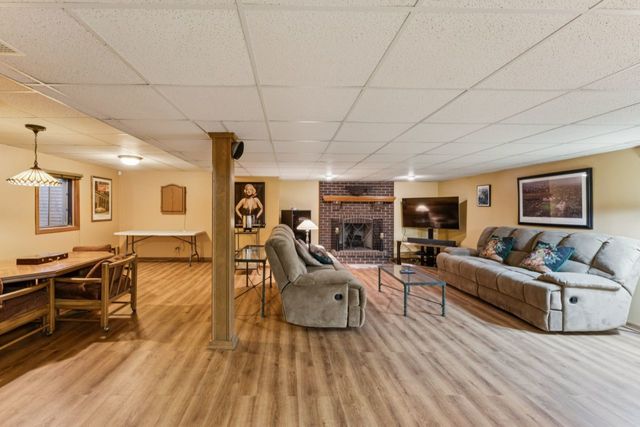 384 E Montrose Avenue, Wood Dale, IL 60191