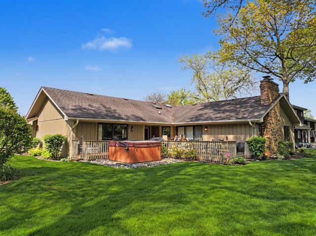 384 E Montrose Avenue, Wood Dale, IL 60191