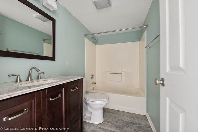 1338 S Lorraine Road A, Wheaton, IL 60189