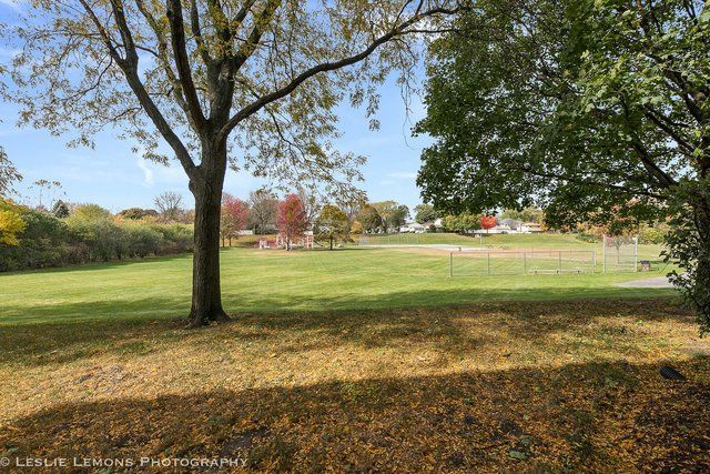 1338 S Lorraine Road A, Wheaton, IL 60189