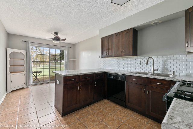 1338 S Lorraine Road A, Wheaton, IL 60189