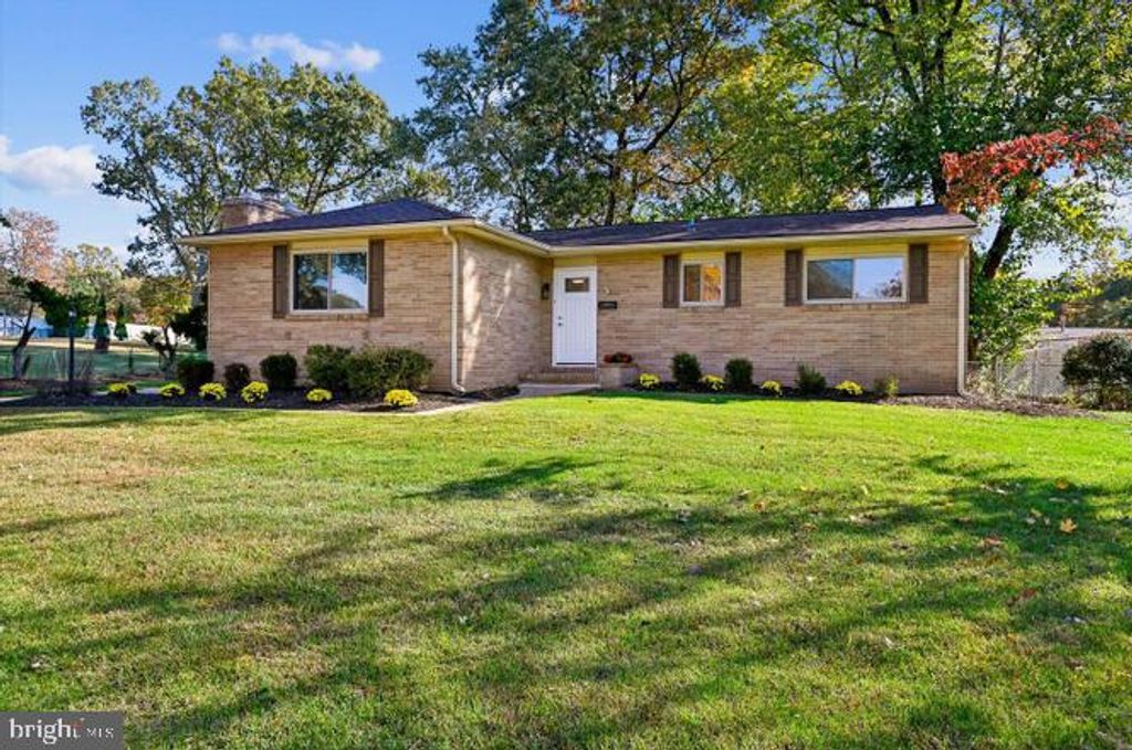 8259 SPRING KNOLL DR, Pasadena, MD 21122