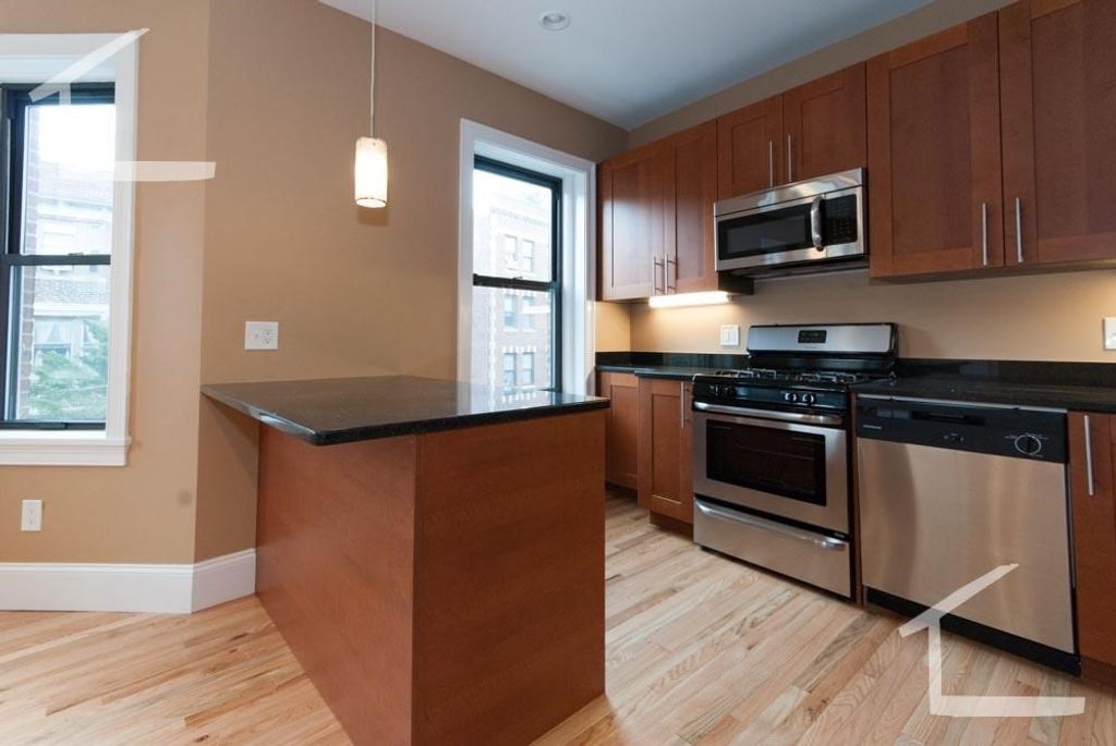 6 Lothian Rd 3A, Boston, MA 02135