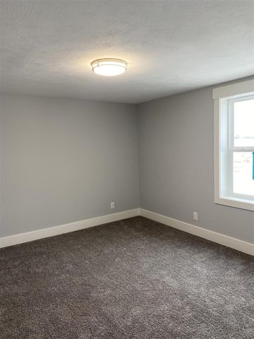 105 40th Avenue, Six Lakes, MI 48886