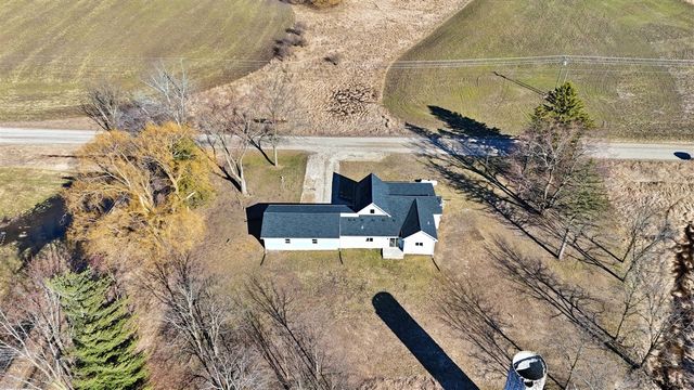 105 40th Avenue, Six Lakes, MI 48886