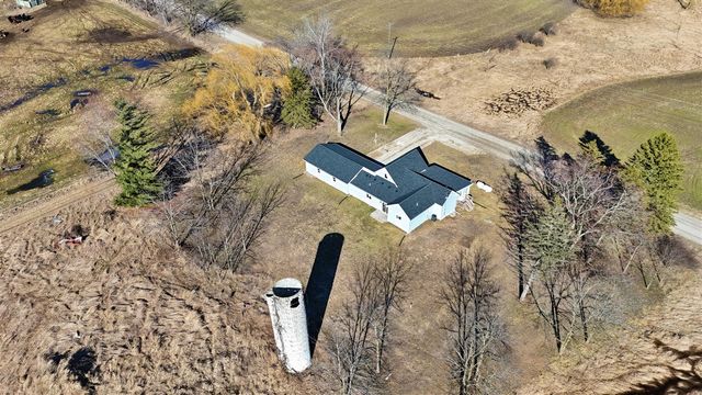 105 40th Avenue, Six Lakes, MI 48886