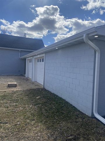 105 40th Avenue, Six Lakes, MI 48886