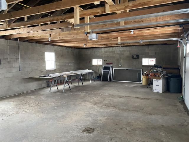 105 40th Avenue, Six Lakes, MI 48886