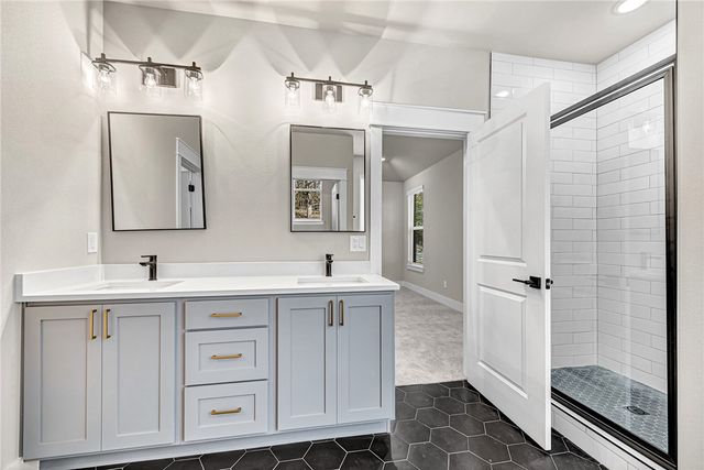 2 Bayloch Lane, Bella Vista, AR 72715