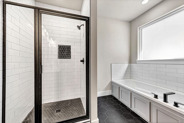 2 Bayloch Lane, Bella Vista, AR 72715