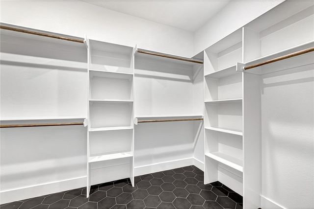 2 Bayloch Lane, Bella Vista, AR 72715