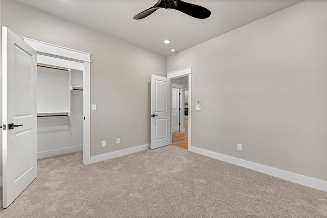 2 Bayloch Lane, Bella Vista, AR 72715