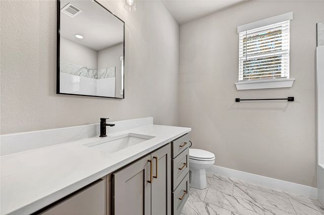 2 Bayloch Lane, Bella Vista, AR 72715