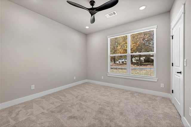 2 Bayloch Lane, Bella Vista, AR 72715