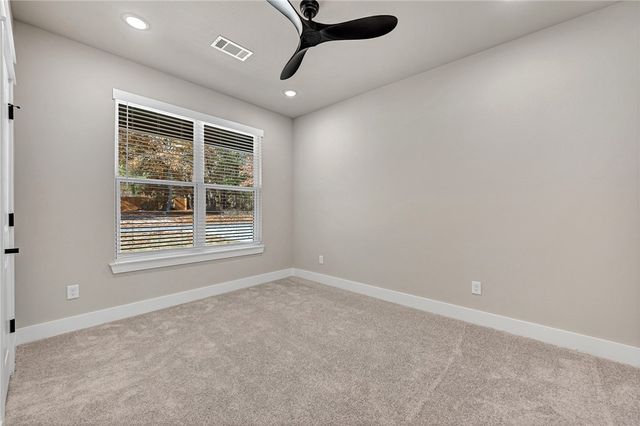 2 Bayloch Lane, Bella Vista, AR 72715