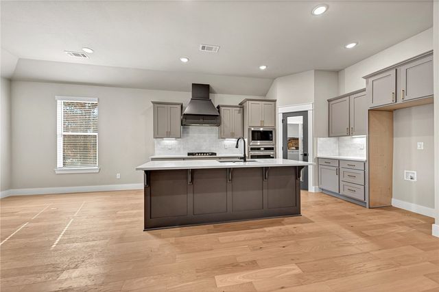 2 Bayloch Lane, Bella Vista, AR 72715