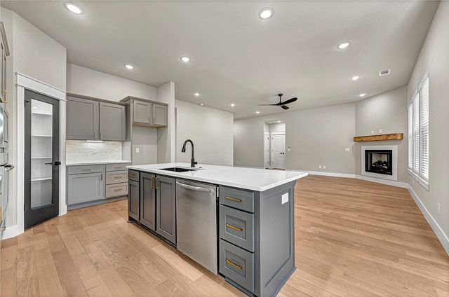 2 Bayloch Lane, Bella Vista, AR 72715