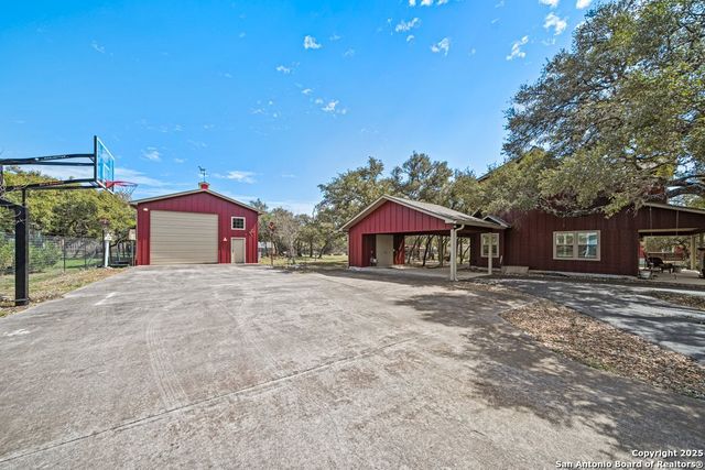 2365 LAKESHORE DR, Canyon Lake, TX 78133