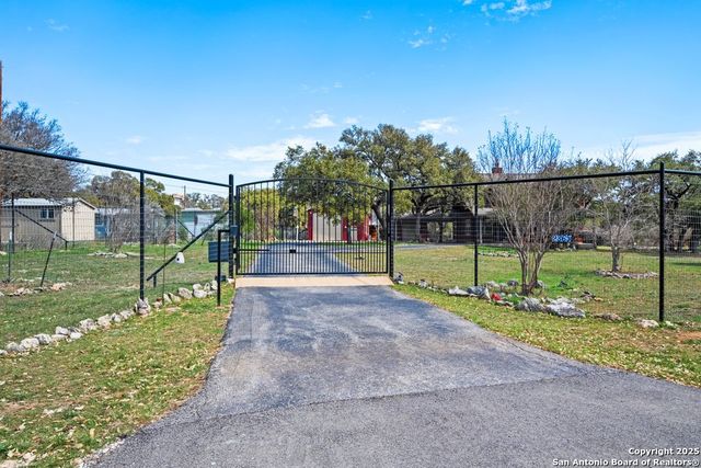 2365 LAKESHORE DR, Canyon Lake, TX 78133