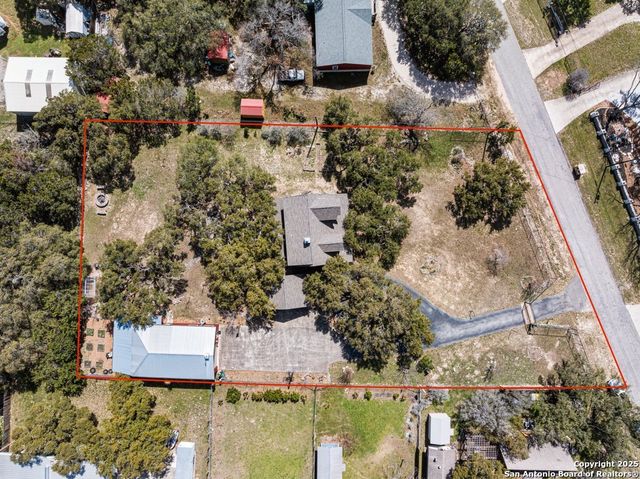 2365 LAKESHORE DR, Canyon Lake, TX 78133