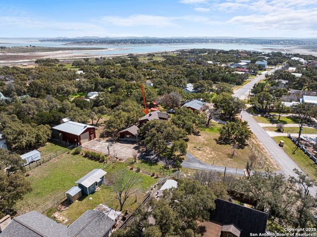 2365 LAKESHORE DR, Canyon Lake, TX 78133