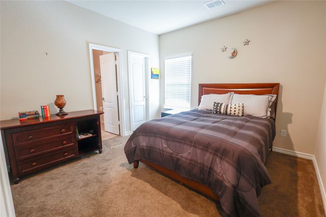 2711 Fleur De Lis Lane, Grand Prairie, TX 75054