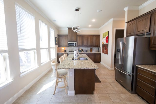 2711 Fleur De Lis Lane, Grand Prairie, TX 75054