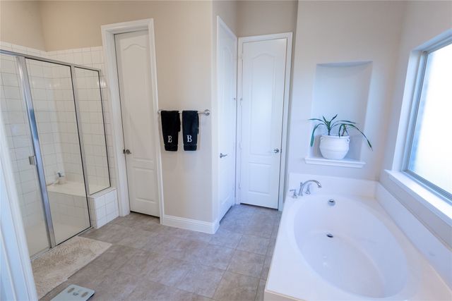 2711 Fleur De Lis Lane, Grand Prairie, TX 75054