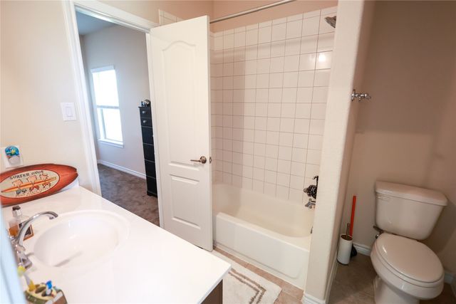 2711 Fleur De Lis Lane, Grand Prairie, TX 75054