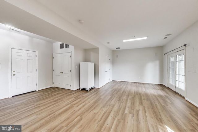 22514 AIRMONT WOODS TER, Ashburn, VA 20148