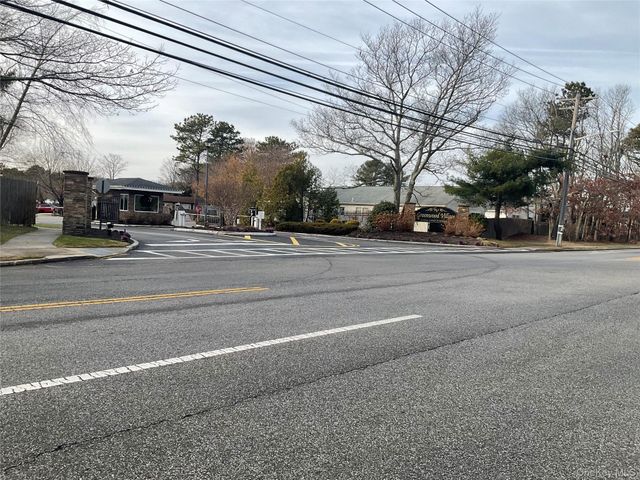 409 Village Circle N, Manorville, NY 11949