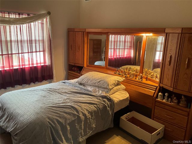 409 Village Circle N, Manorville, NY 11949