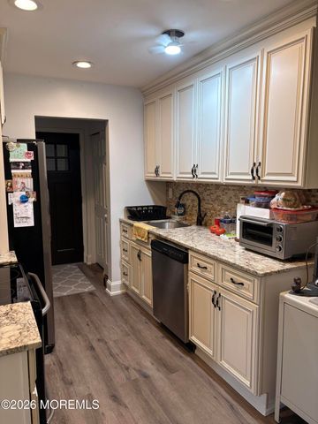 2 Wild Turkey Way G, Manalapan, NJ 07726