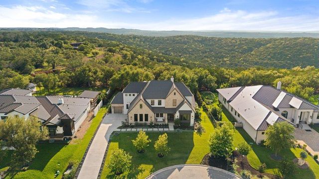 7516 Davenport Divide RD, Austin, TX 78738