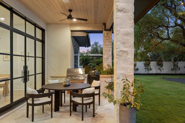 7516 Davenport Divide RD, Austin, TX 78738