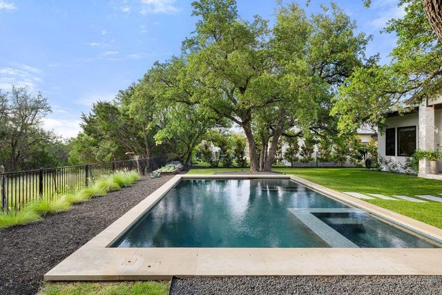 7516 Davenport Divide RD, Austin, TX 78738