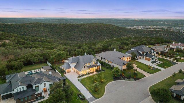 7516 Davenport Divide RD, Austin, TX 78738