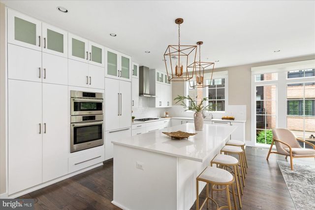 3635 CHEVY CHASE LAKE DR, Chevy Chase, MD 20815