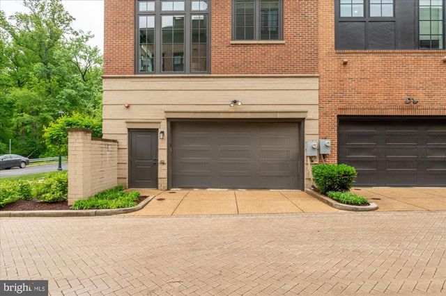 3635 CHEVY CHASE LAKE DR, Chevy Chase, MD 20815