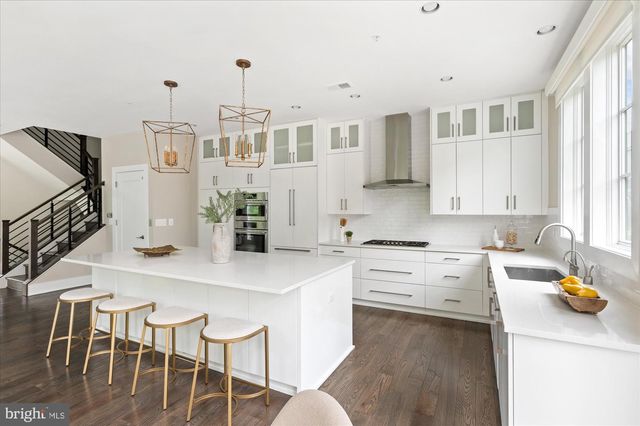 3635 CHEVY CHASE LAKE DR, Chevy Chase, MD 20815