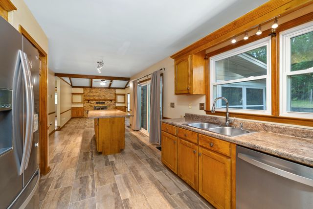 6740 Kings Grant Way, Dalzell, SC 29040