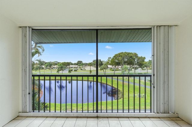 1112 Green Pine Boulevard F3, West Palm Beach, FL 33409