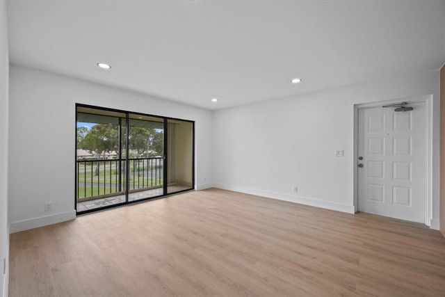 1112 Green Pine Boulevard F3, West Palm Beach, FL 33409