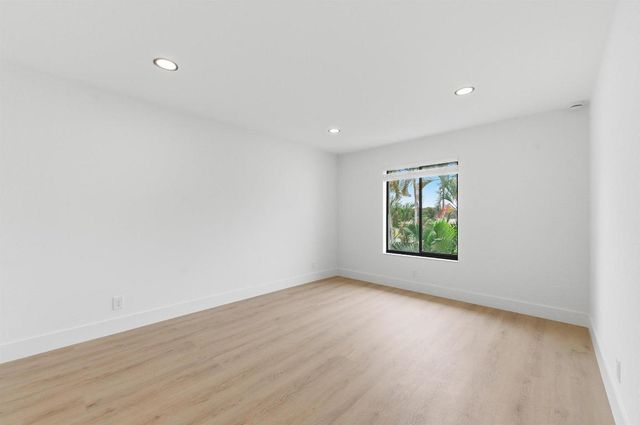 1112 Green Pine Boulevard F3, West Palm Beach, FL 33409