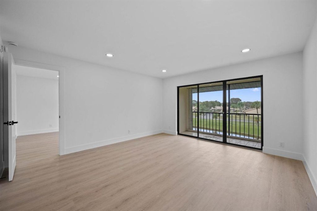 1112 Green Pine Boulevard F3, West Palm Beach, FL 33409