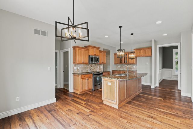 4305 SILVER VALLEY DR, Columbia, MO 65203