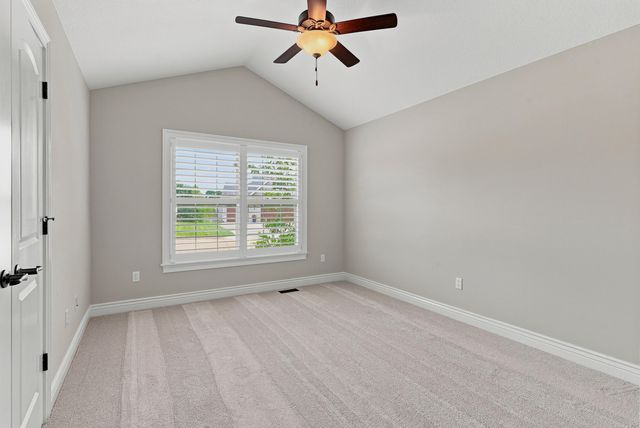 4305 SILVER VALLEY DR, Columbia, MO 65203