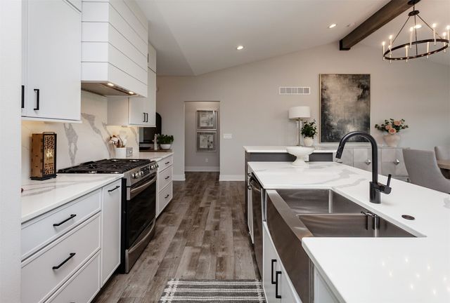 16320 Northpark Drive, Urbandale, IA 50323