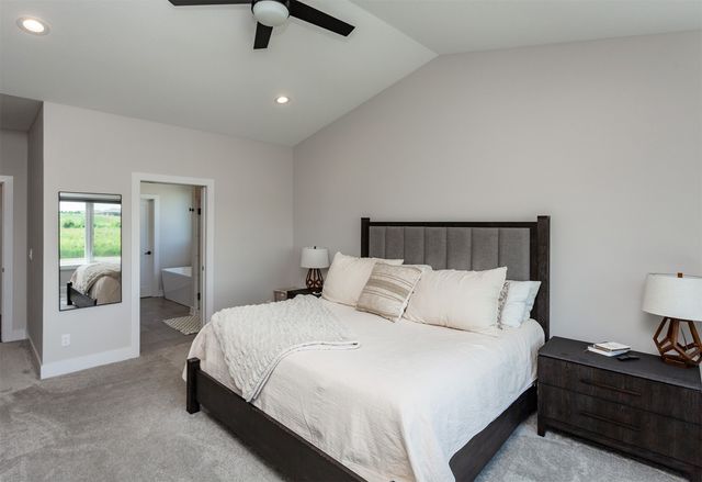 16320 Northpark Drive, Urbandale, IA 50323